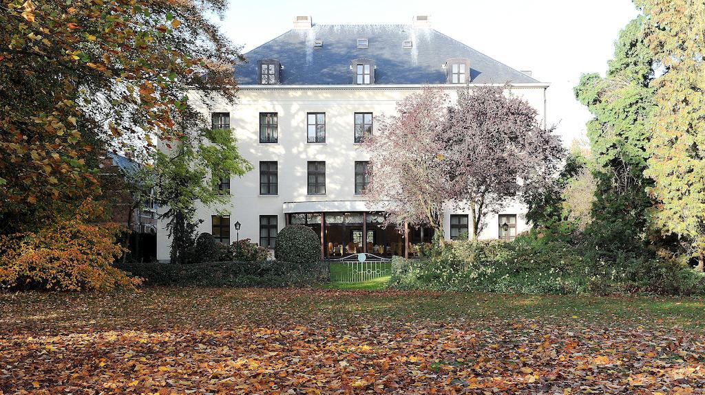 Hotel Kasteel Solhof Aartselaar Exteriör bild