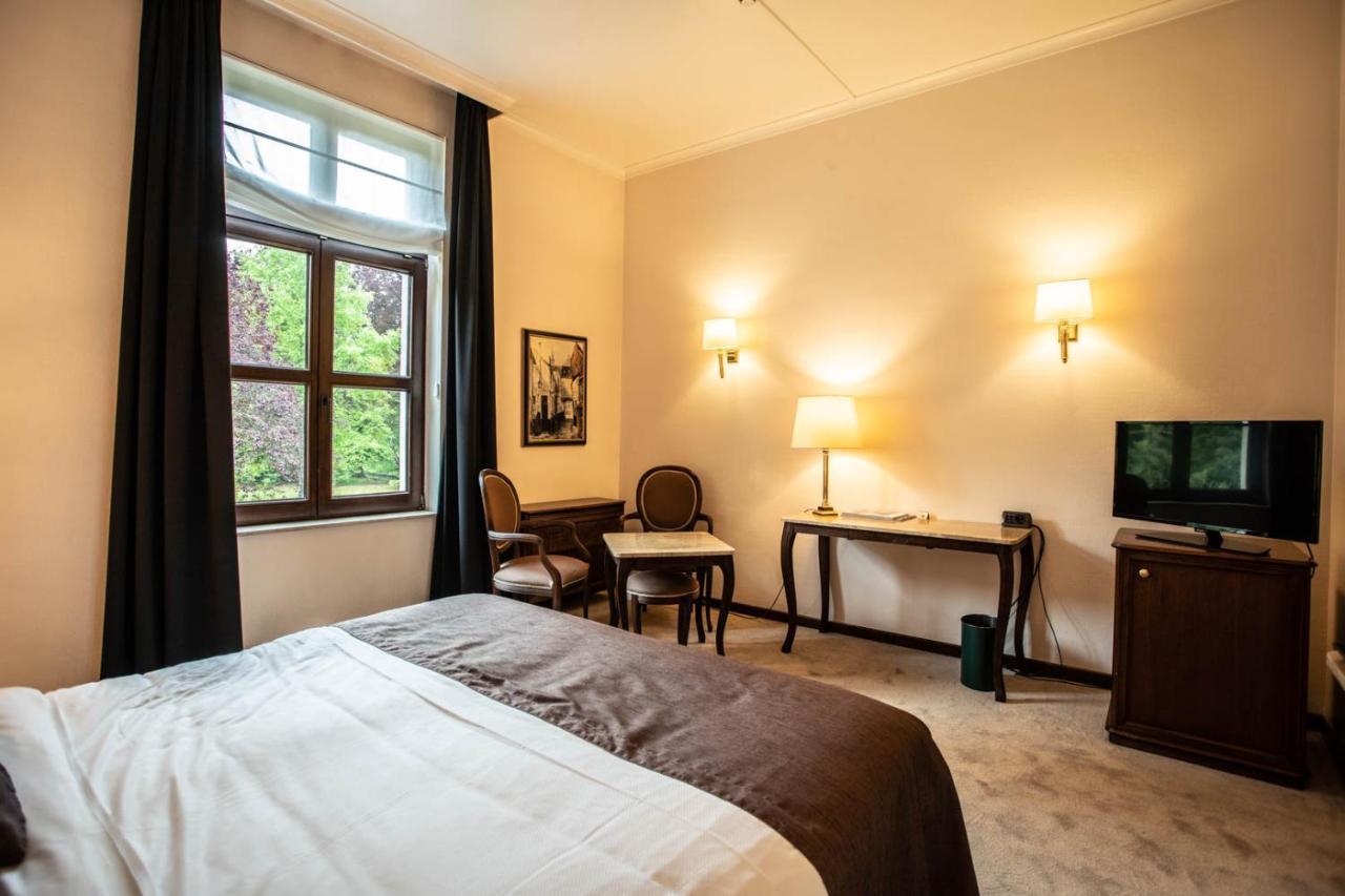 Hotel Kasteel Solhof Aartselaar Exteriör bild